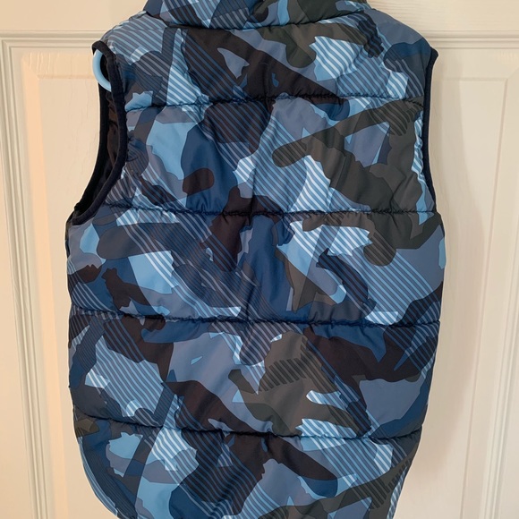 Gymboree Boys puffer vest - Picture 2 of 3